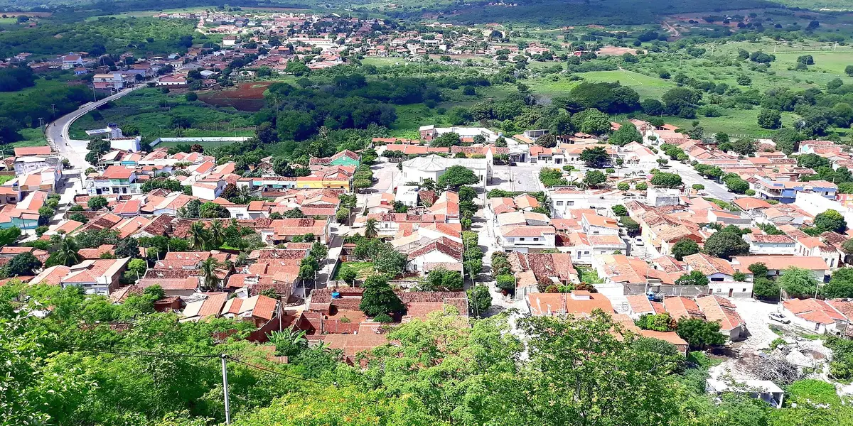 Vista de Almino Afonso