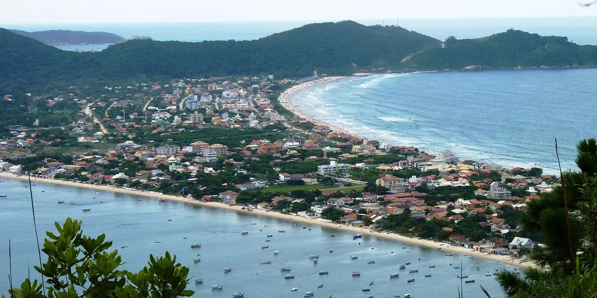 Vista de Bombinhas