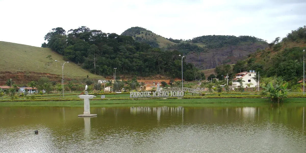 Vista de Pedra Dourada
